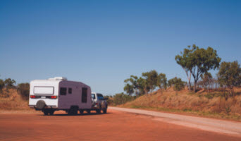 Road trip safety tips – Towing trailers and caravans